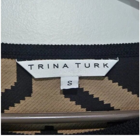 TRINA TURK TOP SIZE SMALL TRUMPET SLEEVES - Picture 5 of 7